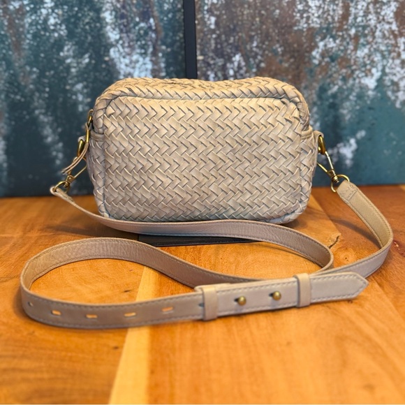 Madewell Handbags - Madewell Transport Camera Bag: Woven Leather Edition (EUC)